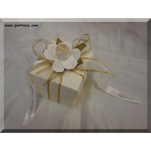 Elite European Presentation Favor Boxes with Almonds Confetti in Classic Style