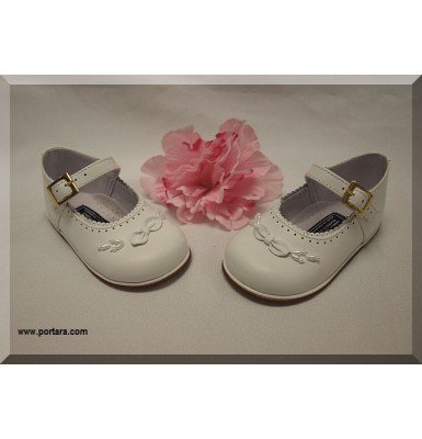 Lovely Bow with Pearls Girls White Leather Shoes